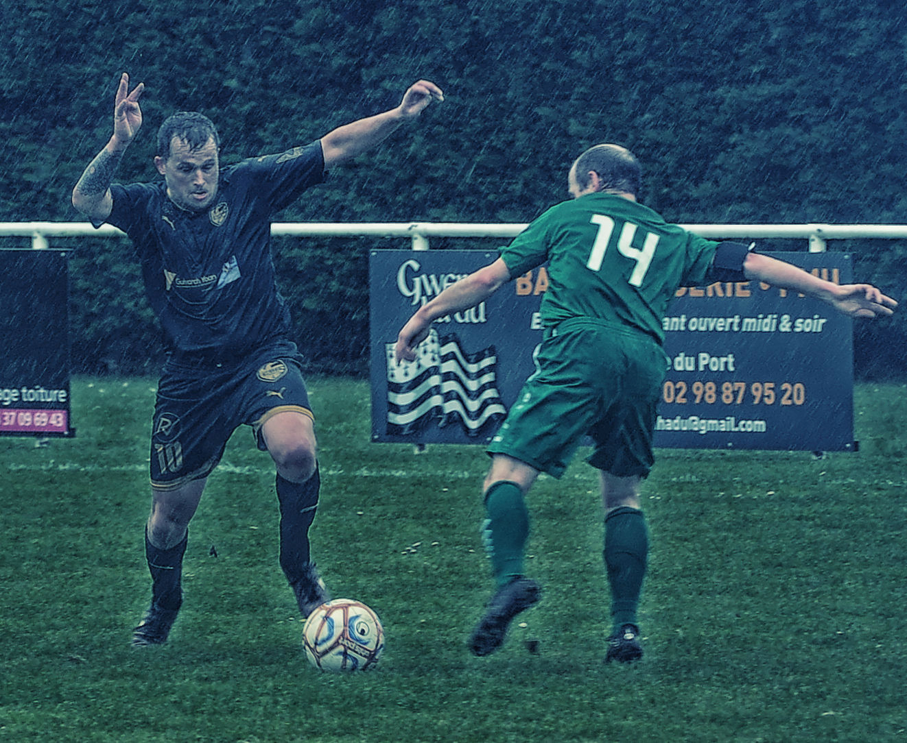 Jé JADE sous le déluge