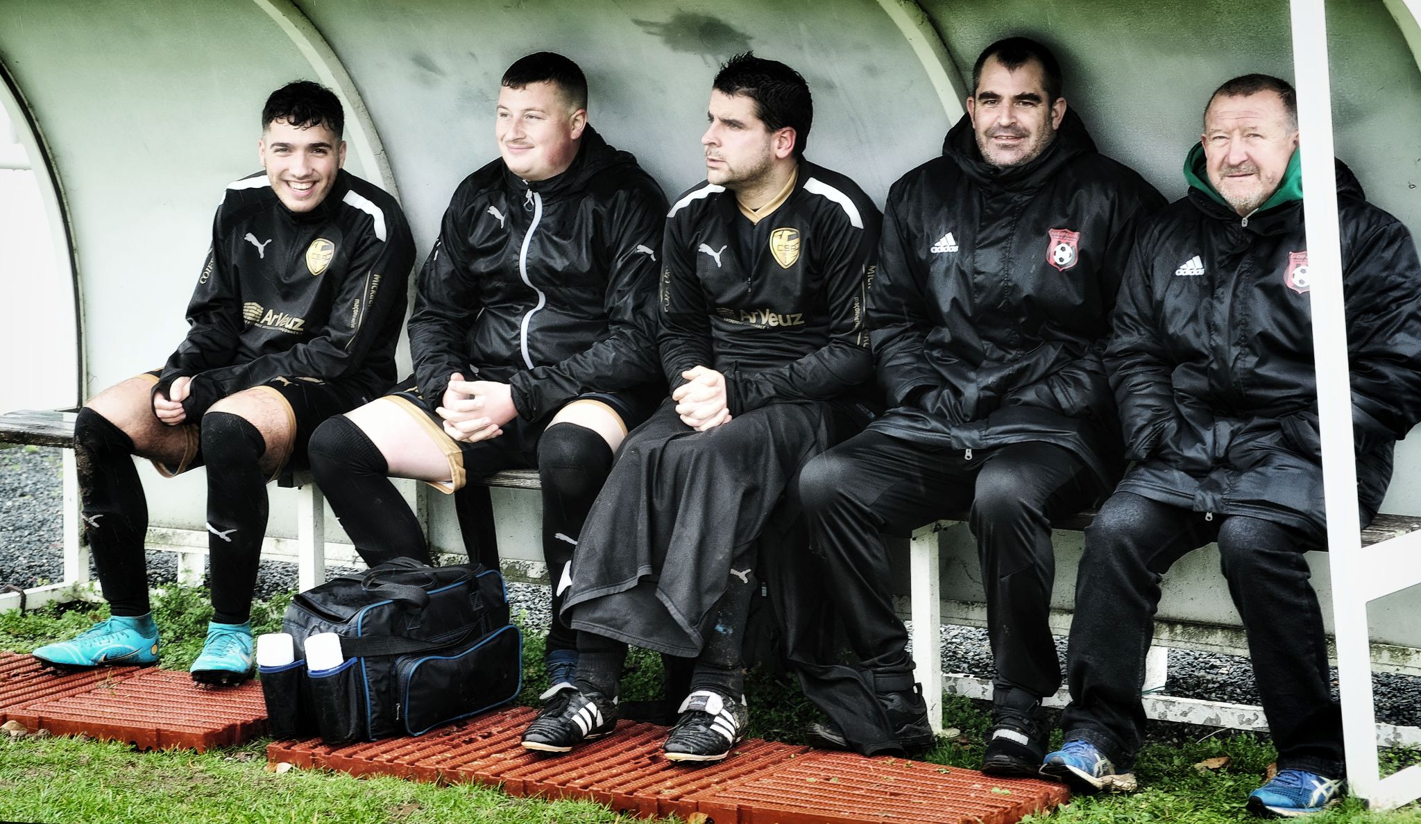 Et le banc commence à se détendre...
