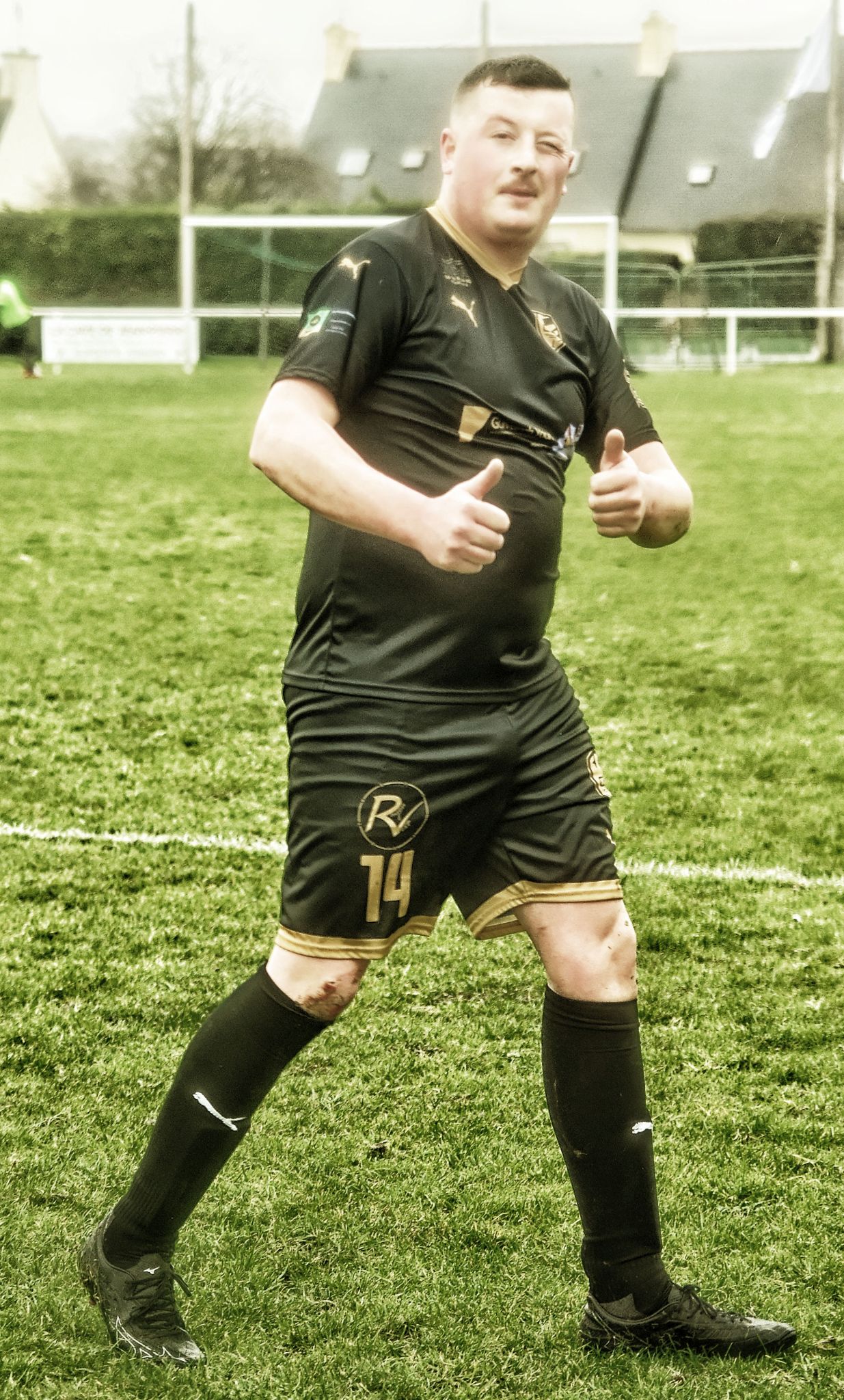 Théo QUEFFELEC se prépare pour le tour d'honneur