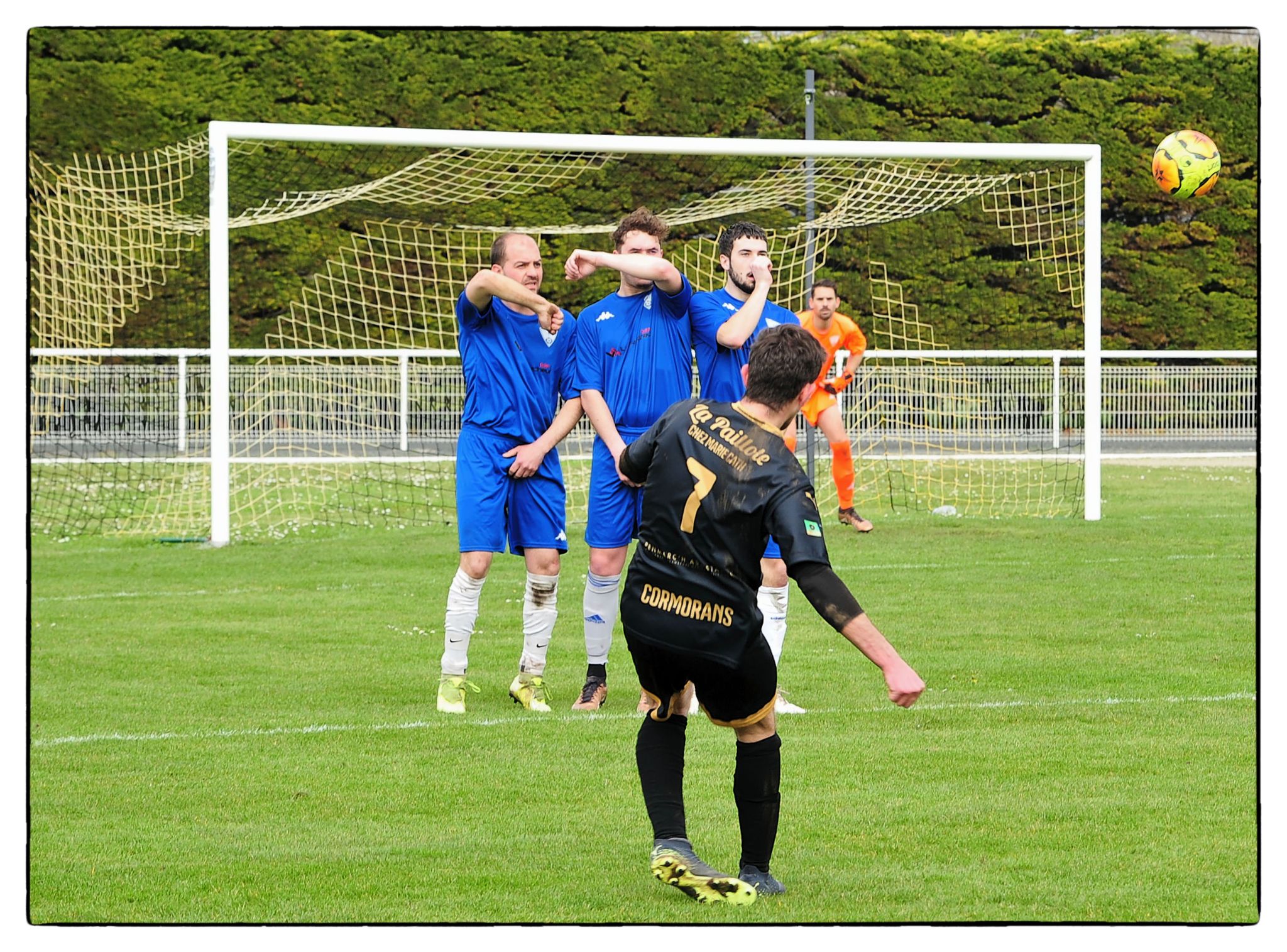 Coup franc tiré par Maxime DESPLACES