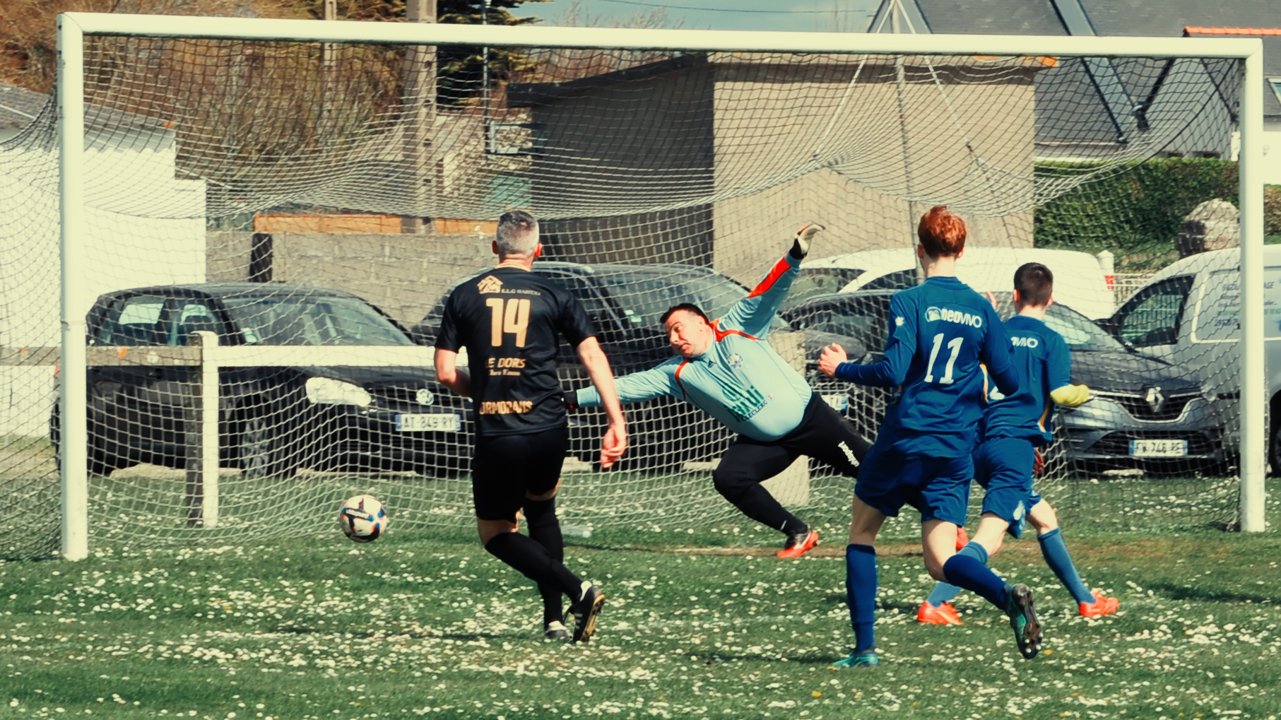 le gardien est mal plaçé