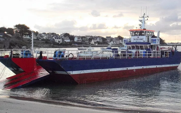 Barge